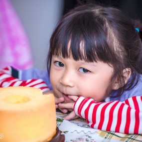 蛋糕诱惑（大眼睛小mm）