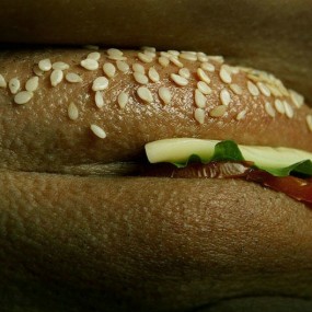 能看不能吃的热狗（不适请删除）