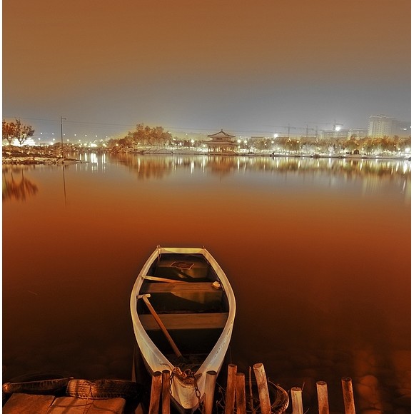 ——暖暖的南湖夜色——