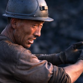 生      计   （一组人像）