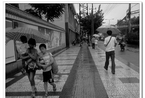 手机影像：雨街