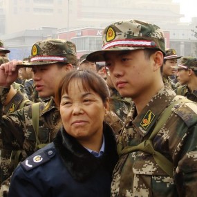 儿行千里母担忧