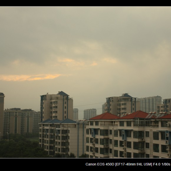 台风过后现彩霞