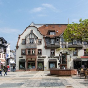 德国小城镇巴特洪堡的醉人春色