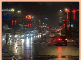 万人宋城品小吃