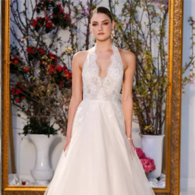 【时尚新娘】珠宝披肩女王感婚纱来袭！