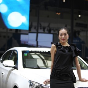 甜美的名爵妹子