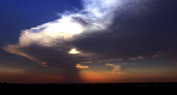 《田野欲雨风满楼》----