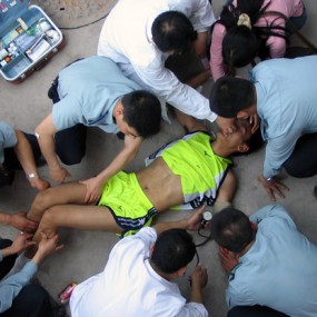 《万米赛场下》——大学校运会纪实（3）