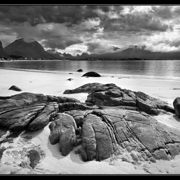 Black white landscape (3)