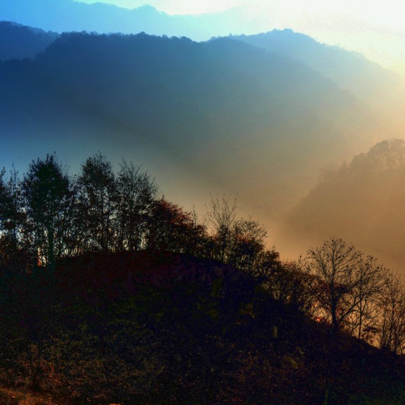 逆(侧)光拍秦岭