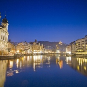 精彩水岸夜景-瑞士
