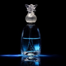 下面一组照片，各位研究一下它的布光，踊跃交流发言。