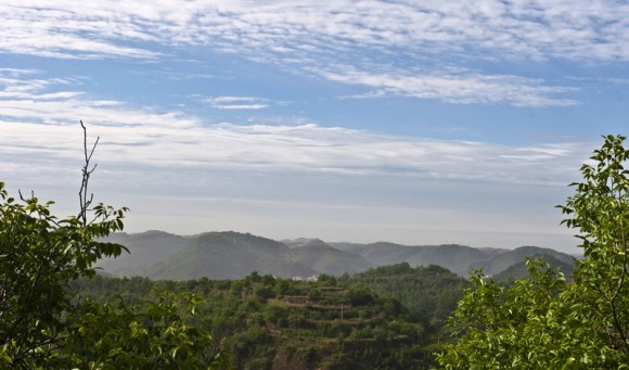 行走于延安凤凰山