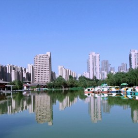 据说本论坛可以发900宽度的图了,发两张试试....