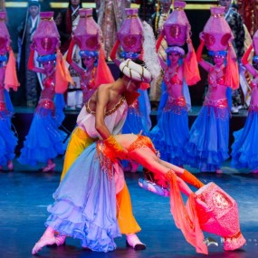 华彩的<西安之夜>