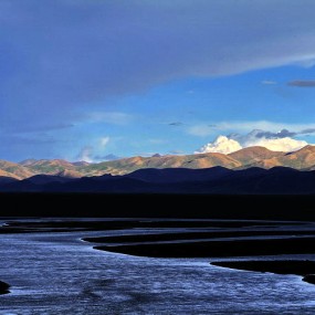 雅鲁藏布江之源