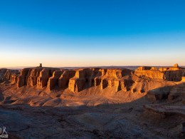 新疆魔鬼城的夕阳