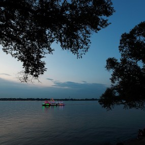 哈尔滨 松花江畔