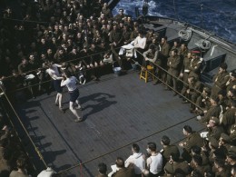 罗伯特·卡帕尚未发布过的彩色照片