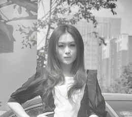 白桦林间之黑衣美女