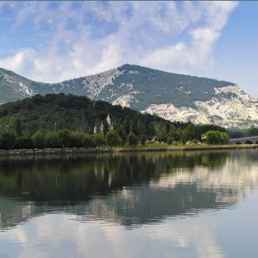 汶河岸边风光美