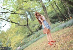 那舞动的裙摆和长发