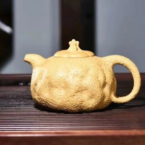 淳韵工作室:纯手工紫砂壶制作--原矿黄金段泥供春壶