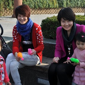 漂亮妈妈和小宝贝