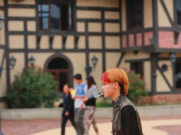 世博园人像 二 ，不健康的习惯