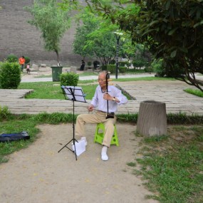 照片是条无声的河