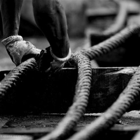 泸定桥“洗”迎建党90周年