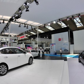 国 庆 车 展 比 赛