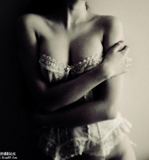 忧伤中品味性感