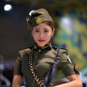 这个车模有点帅