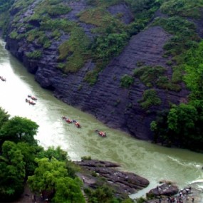 轻舟已过万重山