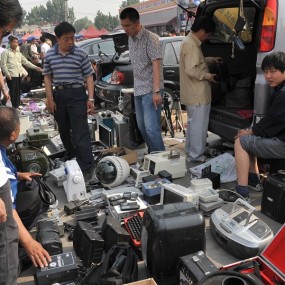 北京旧货市场1---琳琅满目