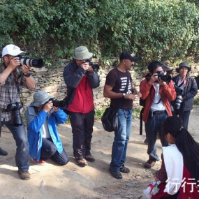 尼泊尔摄影团的花絮，猜猜那个是我！！