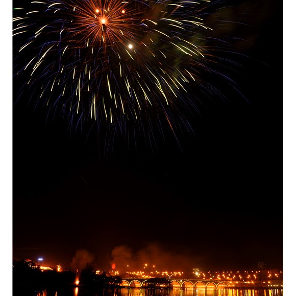 曲江遗址公园烟花