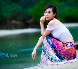 清山碧水白云飘