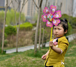 万像更新。街拍一组小孩