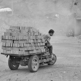 装窑---走进郊区的砖厂