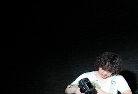 漆黑的夜晚我偷拍了老枪