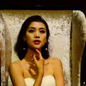 迷茫中坚持，不羁中自我，我就是我，城市里的一束烟火