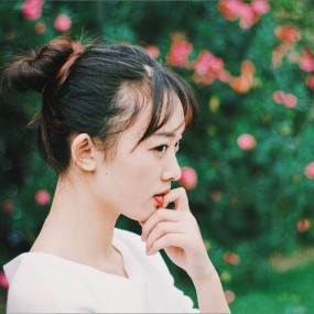 时间过去，佛过脸的温柔