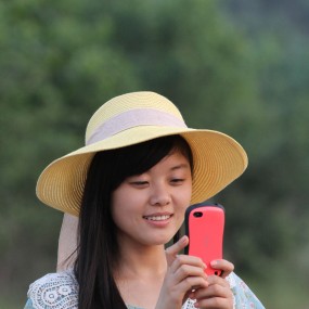 白鹿塬抓拍陌路游人--奶奶与孙女