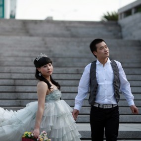 下午用135L拍了几张婚纱