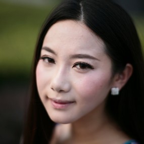 大光圈下的美女