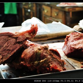 回民街转悠发现一个好玩的商店名。