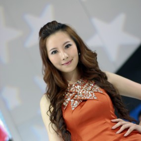 2012西安五一车展北京现代汽车展位模特！